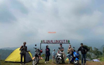 Camping in Alun-Alun Kuta Genggelang